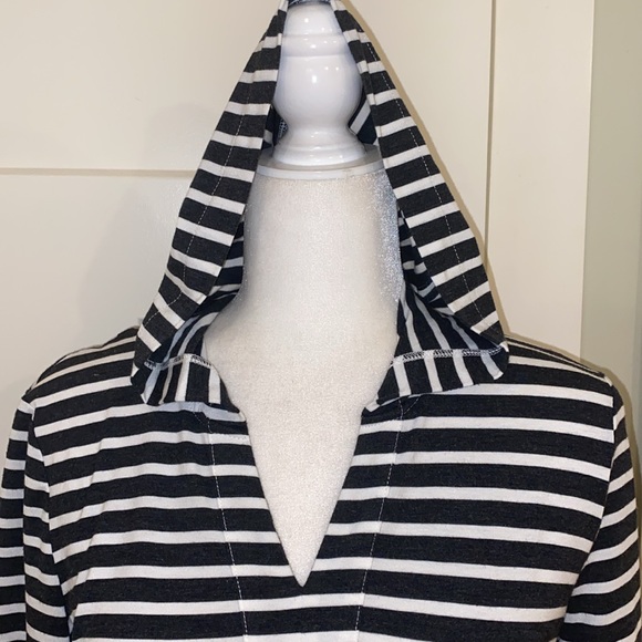 Chico’s Weekends Hooded Top - Picture 2 of 7